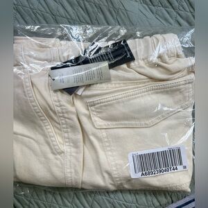 NWOT Liverpool Los Angeles Tie Front Cuffed Pull On Jean in ECRU